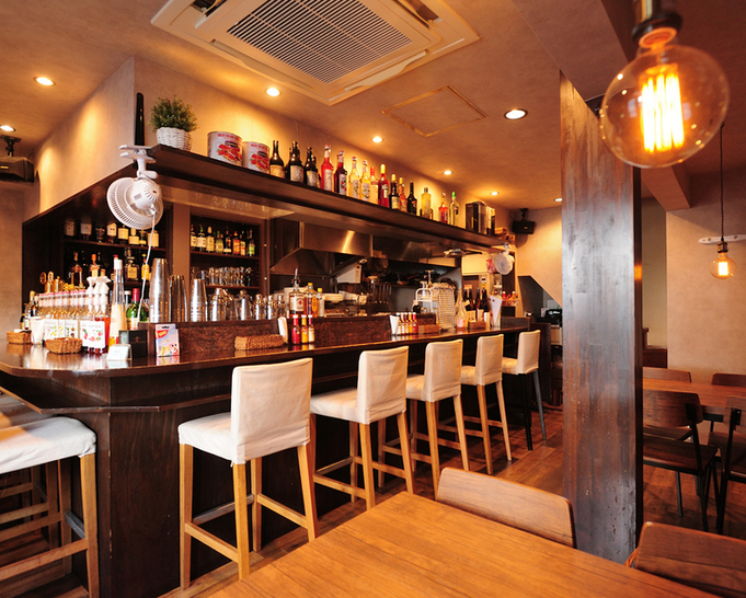 こじんまりした店内。カフェのような内装