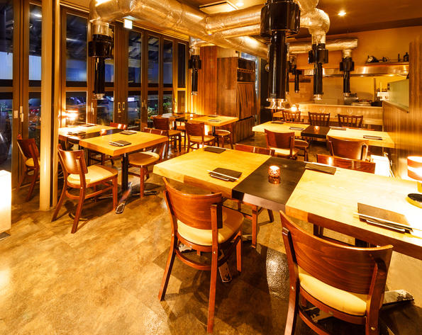 焼肉屋とは思えないオシャレな店内