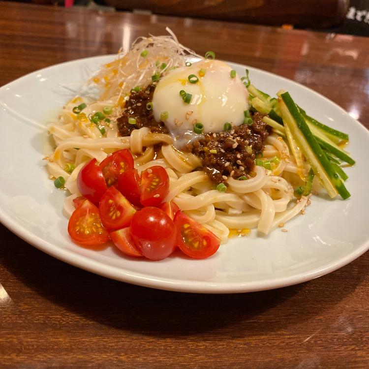 じゃじゃ麺を馬肉で。じゃじゃ馬麺暴れ馬風