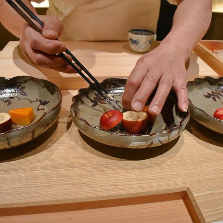 肩肘はらない肉割烹店です