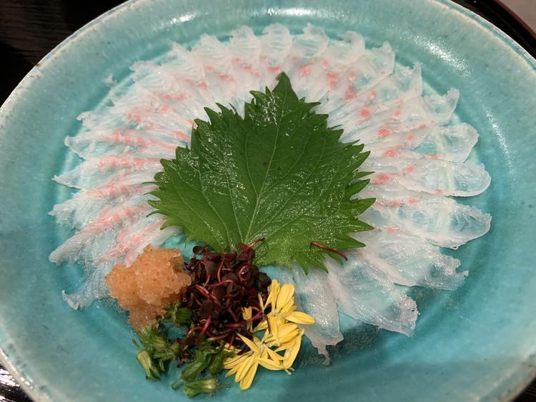 人気のうなぎ薄造り