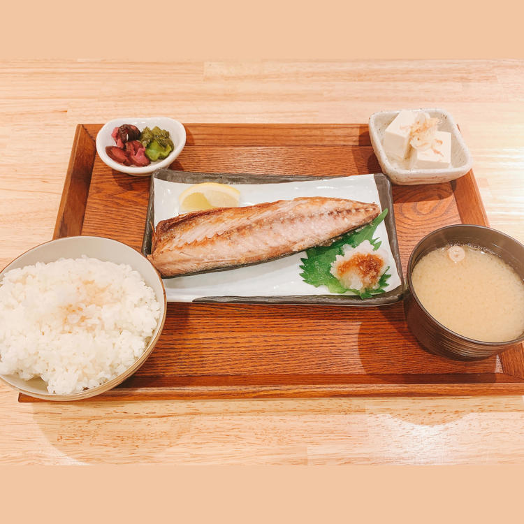 ランチ 日替りのサバの塩焼き
