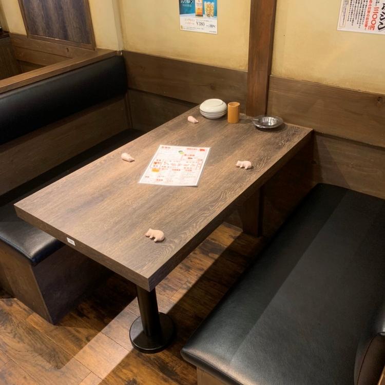 テーブル席も完備