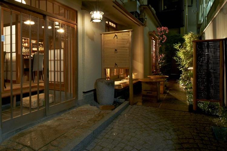 古民家を改装したぬくもりある店内