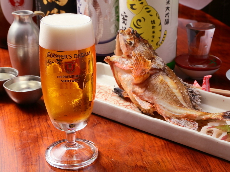 シンプルに焼きで味わうガシラと生ビール