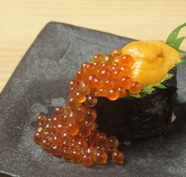 1日限定10食の雲丹といくらこぼれ軍艦