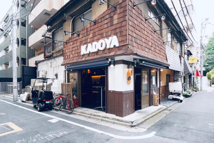 西麻布の角地にあります。