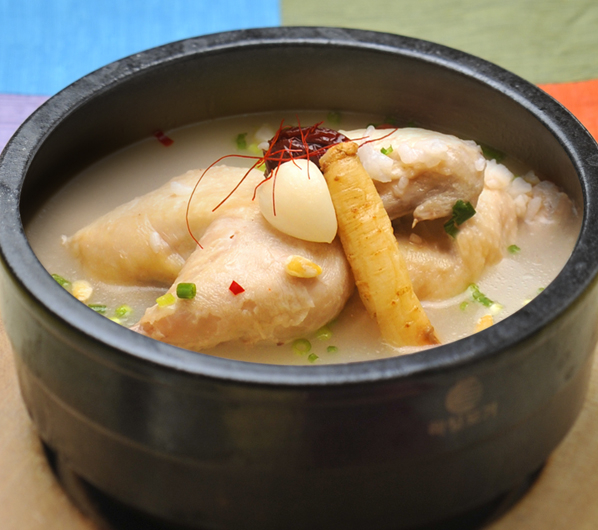 宮廷料理人秘伝の薬膳サムゲタン