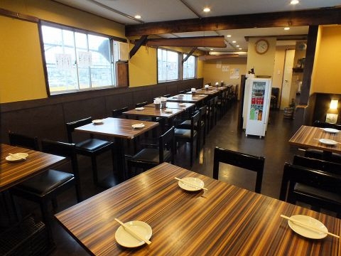 呑んで食べて、楽しそうな声でいっぱい