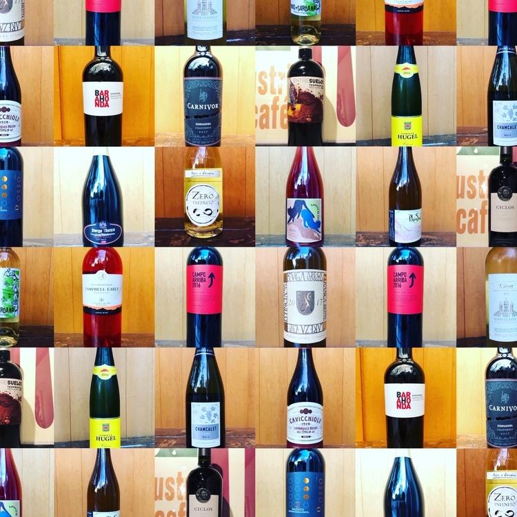 豊富なお酒を扱っています‼