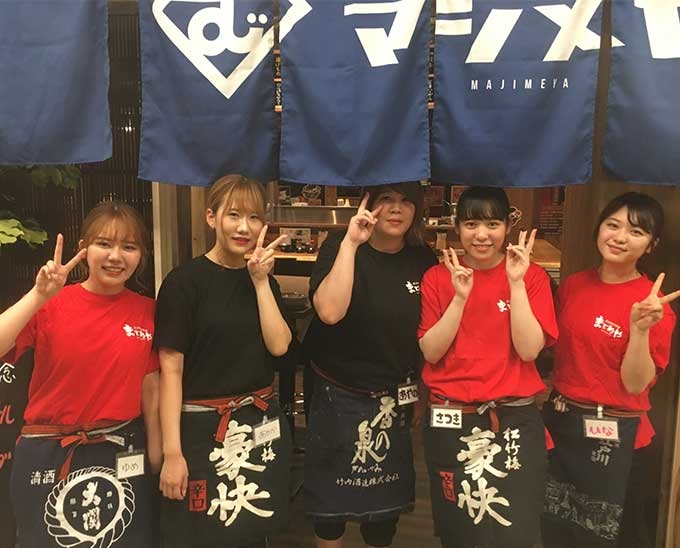 いつもお客様で賑わう店内です★