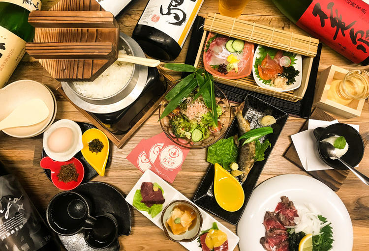 地元滋賀の食材を使った料理やお酒。