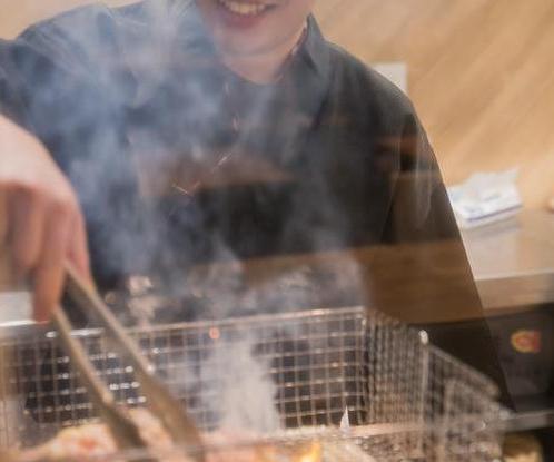 宮崎地鶏炭火焼が自慢です。
