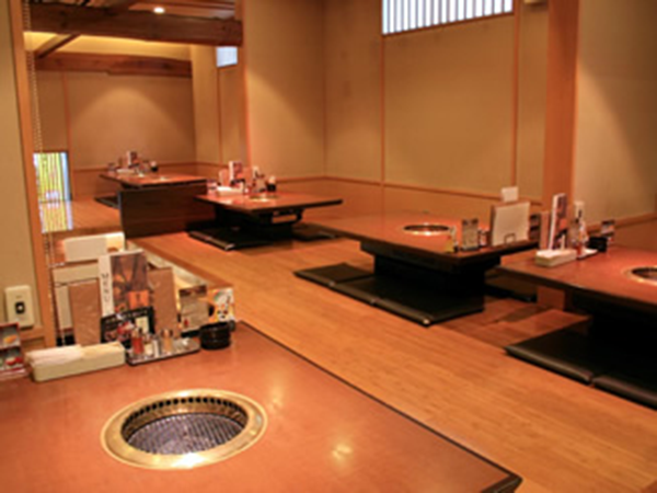 席数が多く広々とした店内