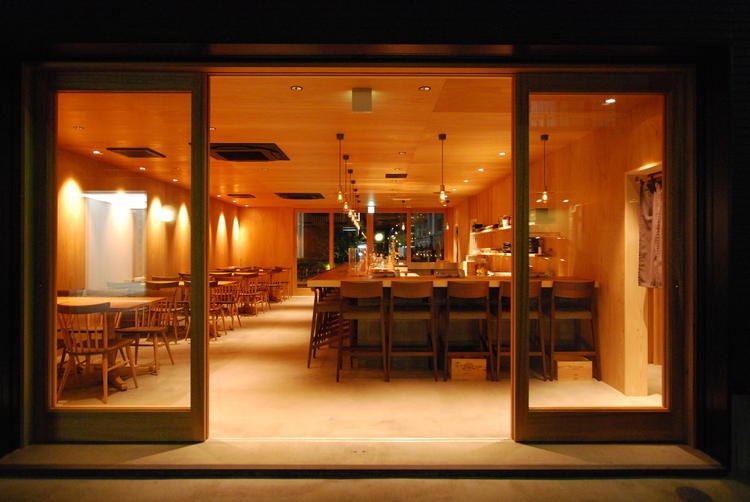 広々としたモダンな和食居酒屋です◎