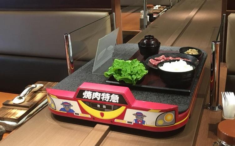 話題の焼肉特急列車!テーブルへ届けます。