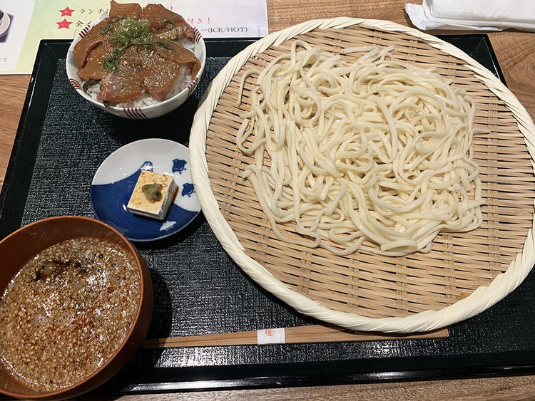 スタッフがいただいたランチセット