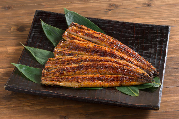 ウナギ本来の味を活かす為、タレは一度漬け