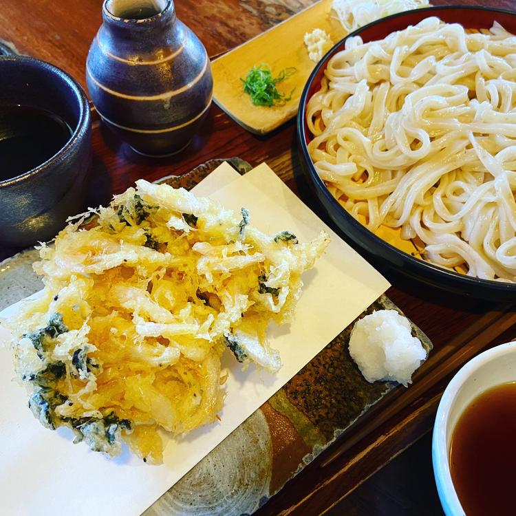 そば・うどんのバリエーションは豊富