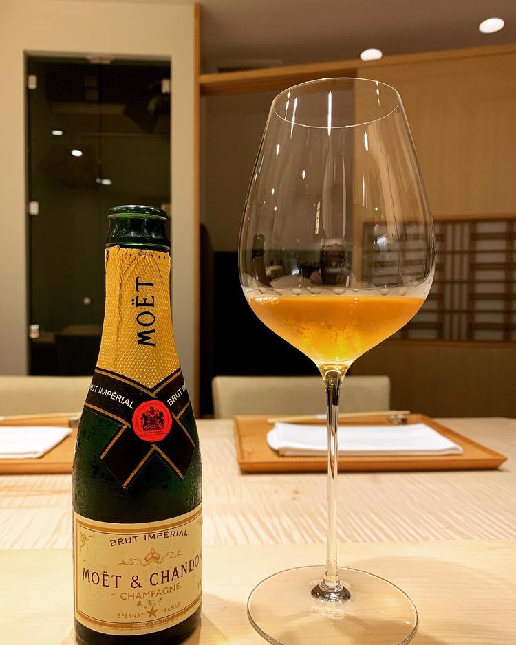 カウンターとお酒