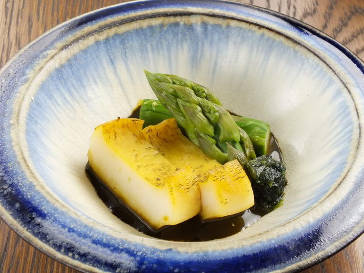料理を盛り付ける器にもこだわりあり!