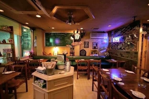 系列店「88'sBAR」の様子