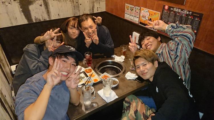 スタッフ同士の楽しい食事会