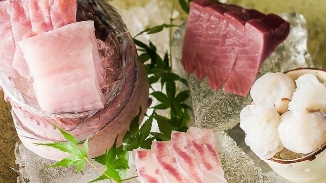 毎日獲れたての魚が大量に入荷します