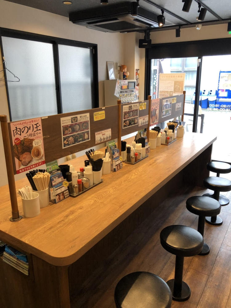 「らーめん専門店小川」店内