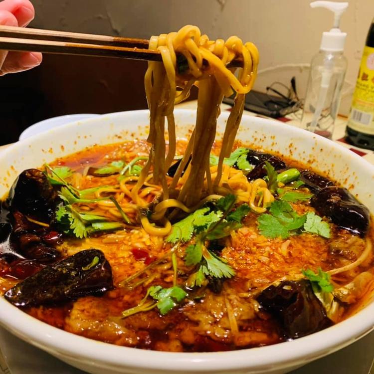 新メニュー水煮肉片麺がブレイク中!