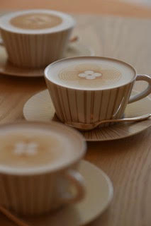 LE CAFE V