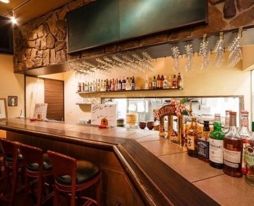 レトロな雰囲気のネオ大衆酒場