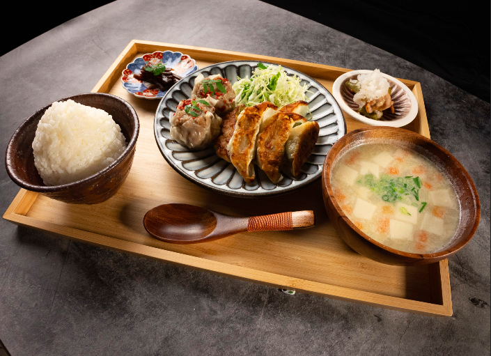 定食メニューも多数!