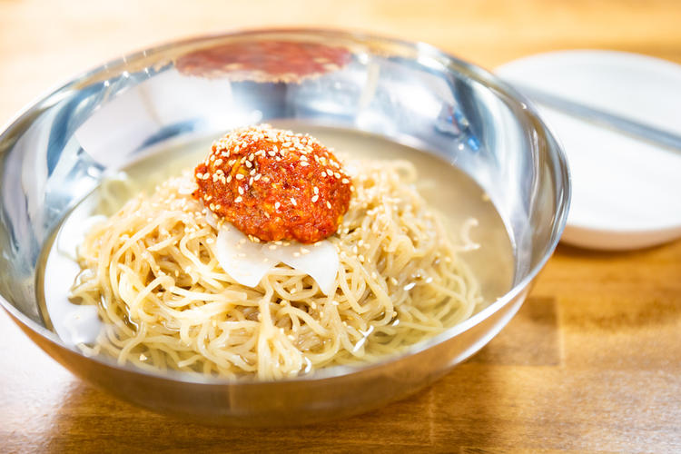 お店の一押し!ツルツル食感の冷麺★