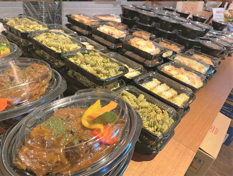 お惣菜は日替わりで毎日200食!