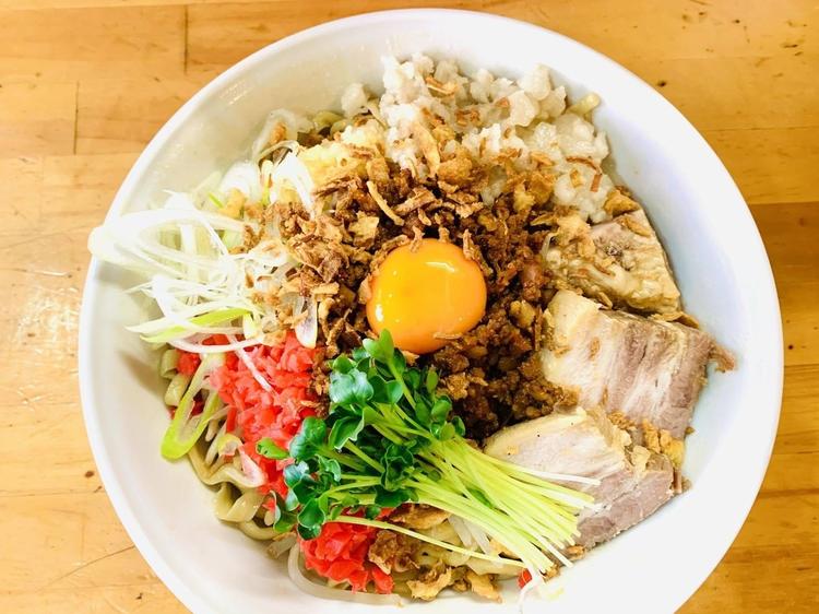 ランチで好評のまぜそば