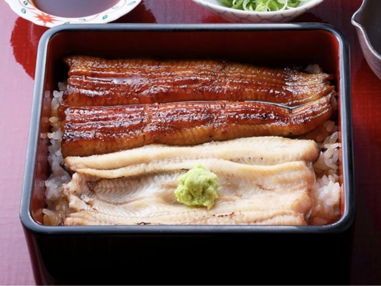 白焼きと蒲焼が楽しめる愛のせ重