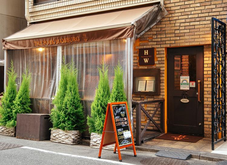 行列が絶えない人気店のテイクアウト専門店