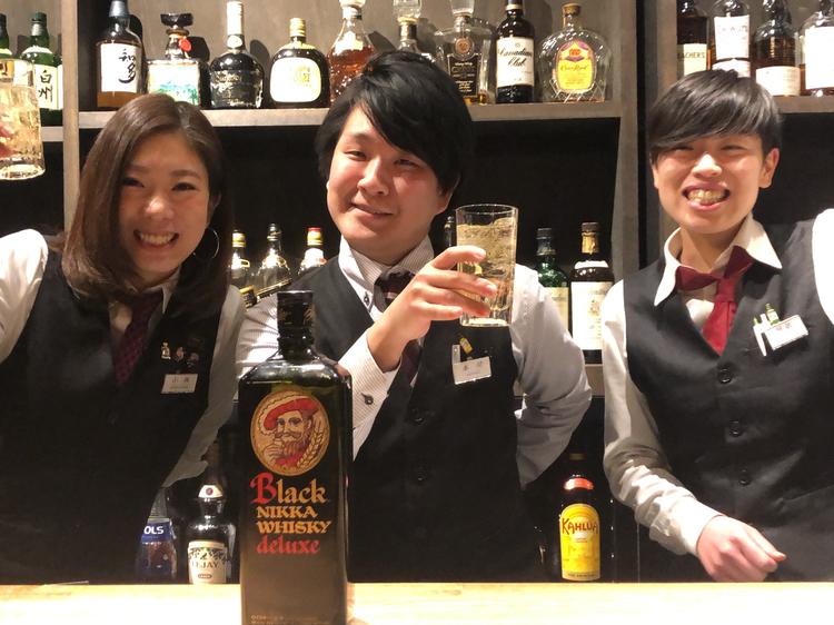 世界各国のお酒を600本以上ご用意!