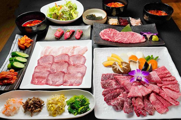炭火焼肉 満月
