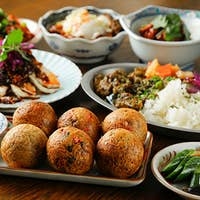 さまざまなスパイス料理をご提供