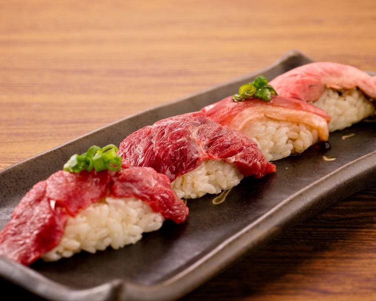 看板メニューの肉寿司☆