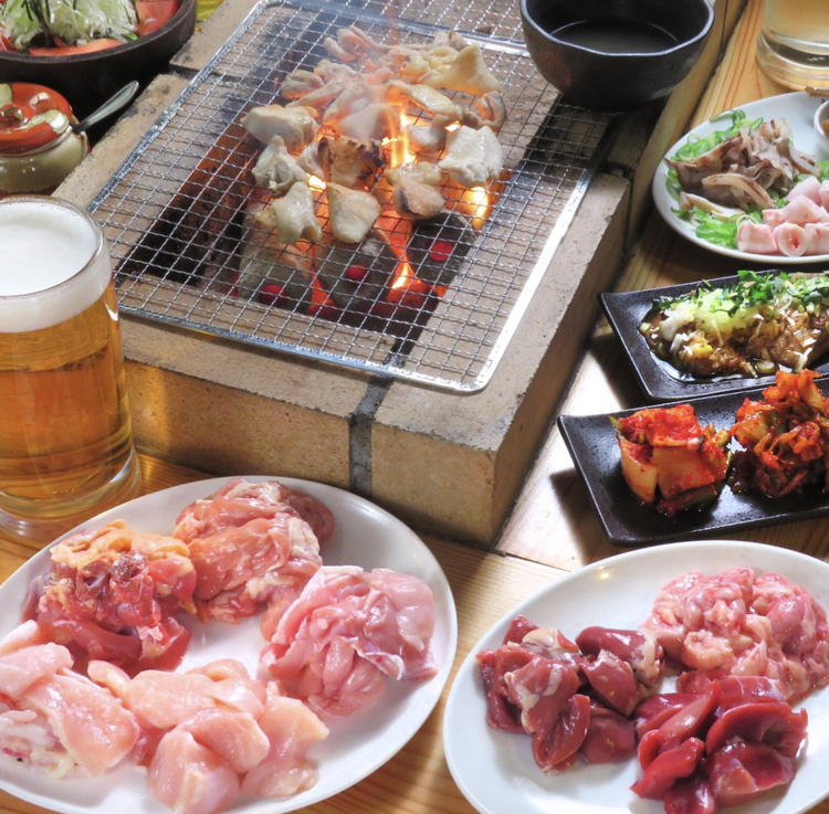 お肉・ホルモンの仕込み・調理を学べます。