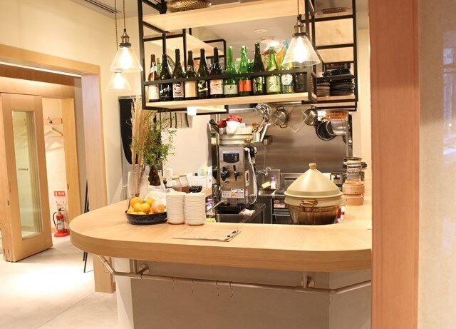 飲食店に囲まれた1階中央の好立地!