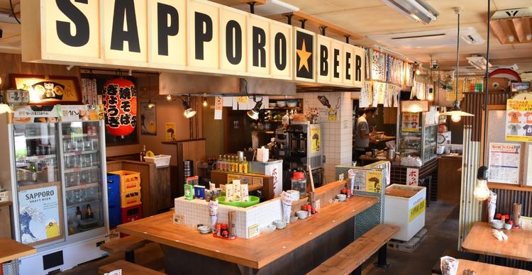 気軽に立ち寄れるカジュアルな店内