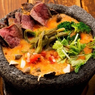 名物の「メキシカン溶岩チーズ鍋」