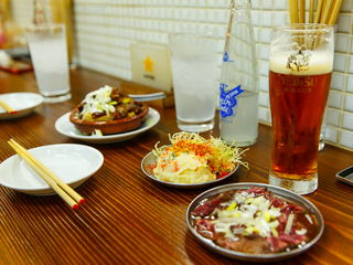 現代的大衆食堂として連日賑やかなお店です