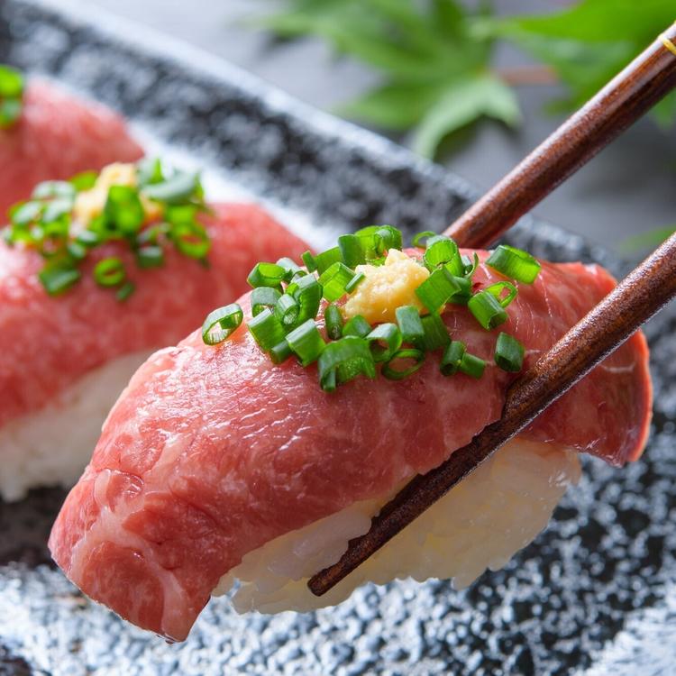 肉寿司も楽しめます