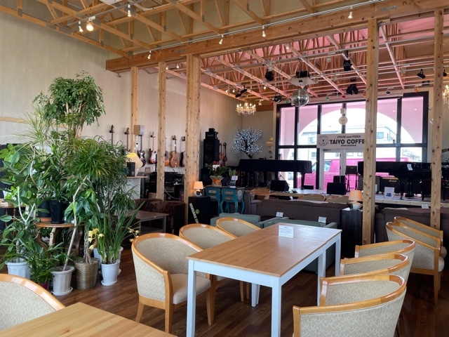 あかるい店内。