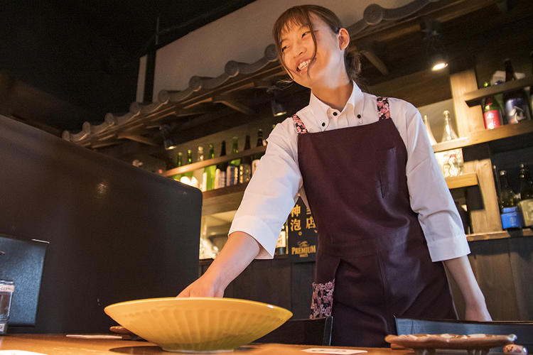 女性スタッフが明るく元気に活躍中です♪